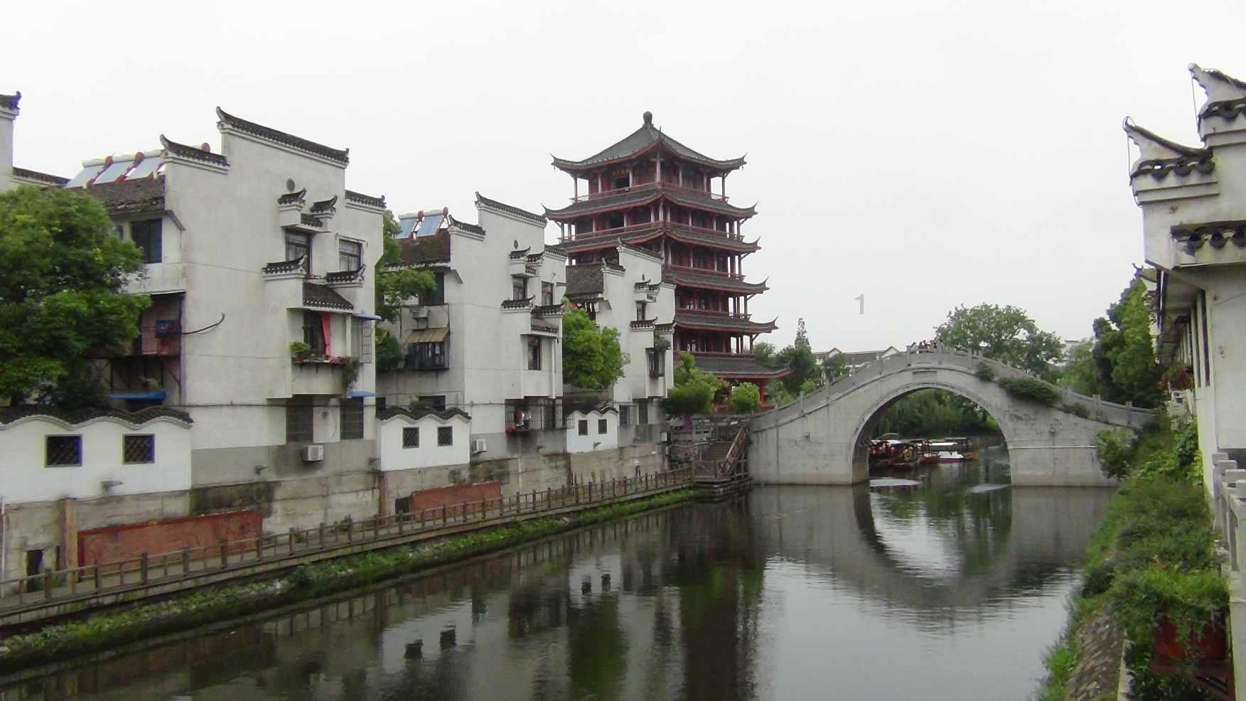 小兔子大冒险